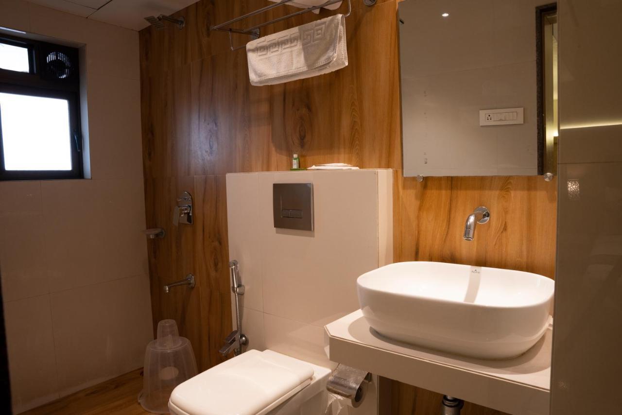 Gold Crest Business Hotel Navi Mumbai Dış mekan fotoğraf