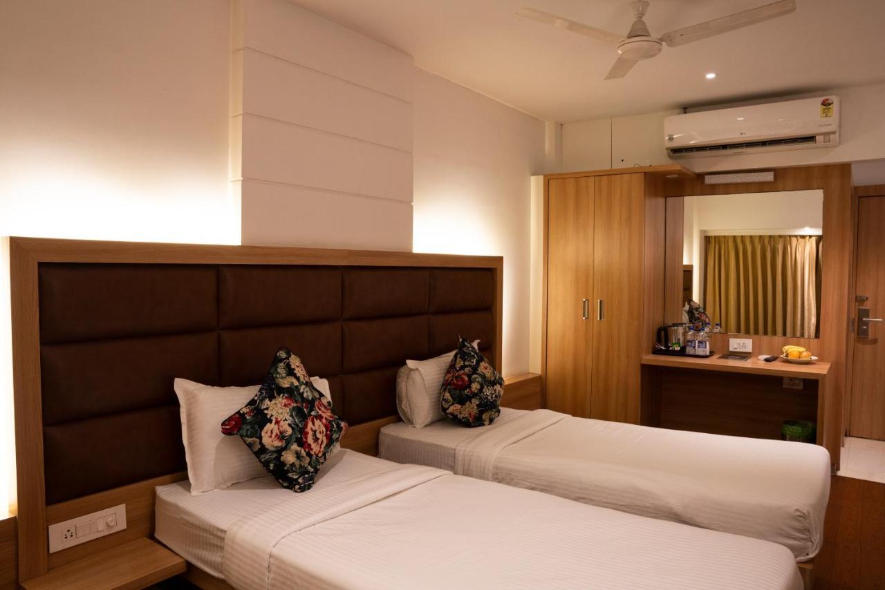 Gold Crest Business Hotel Navi Mumbai Dış mekan fotoğraf