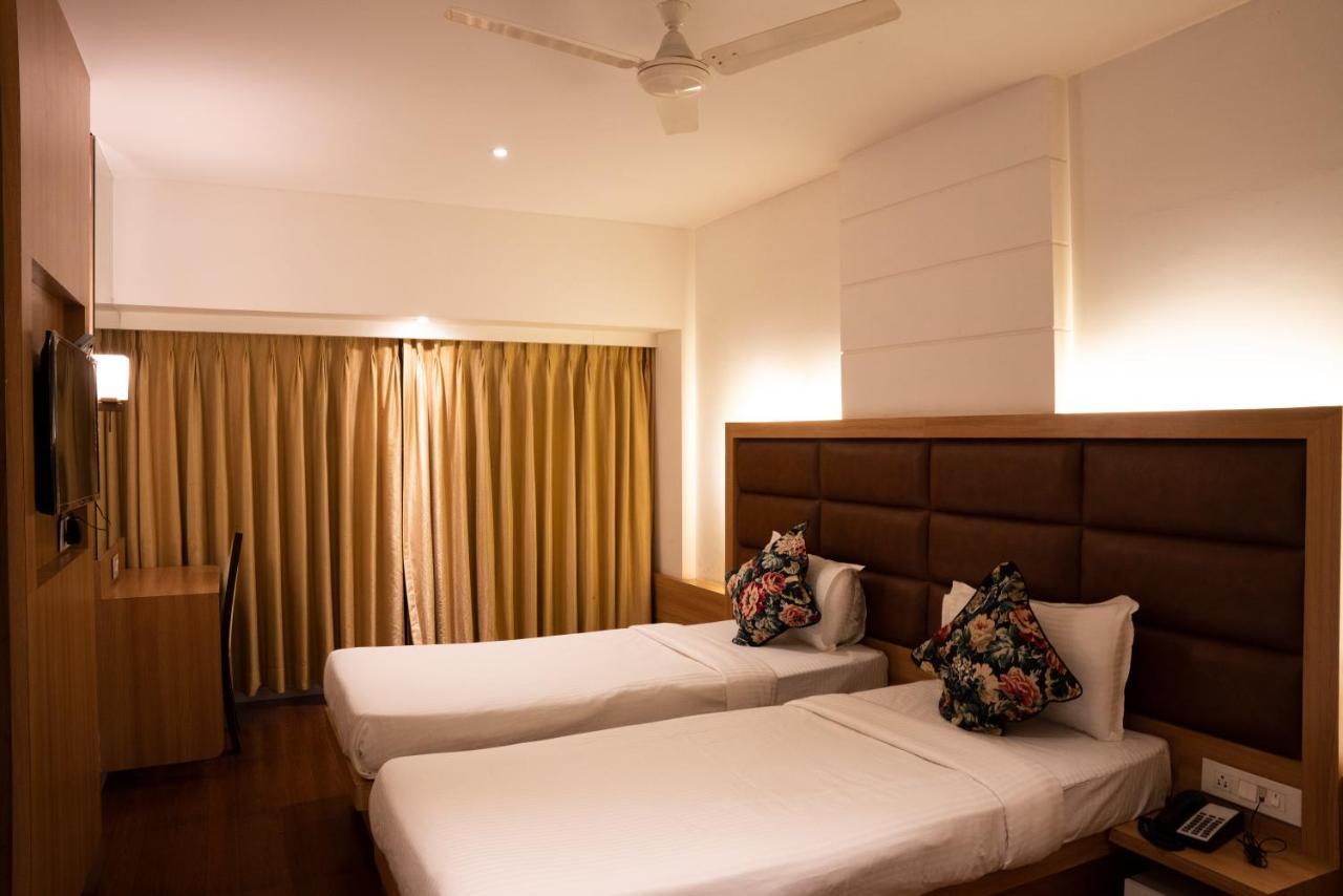 Gold Crest Business Hotel Navi Mumbai Dış mekan fotoğraf