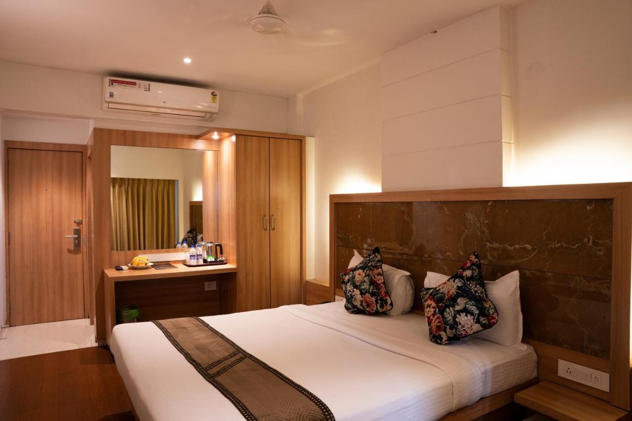 Gold Crest Business Hotel Navi Mumbai Dış mekan fotoğraf