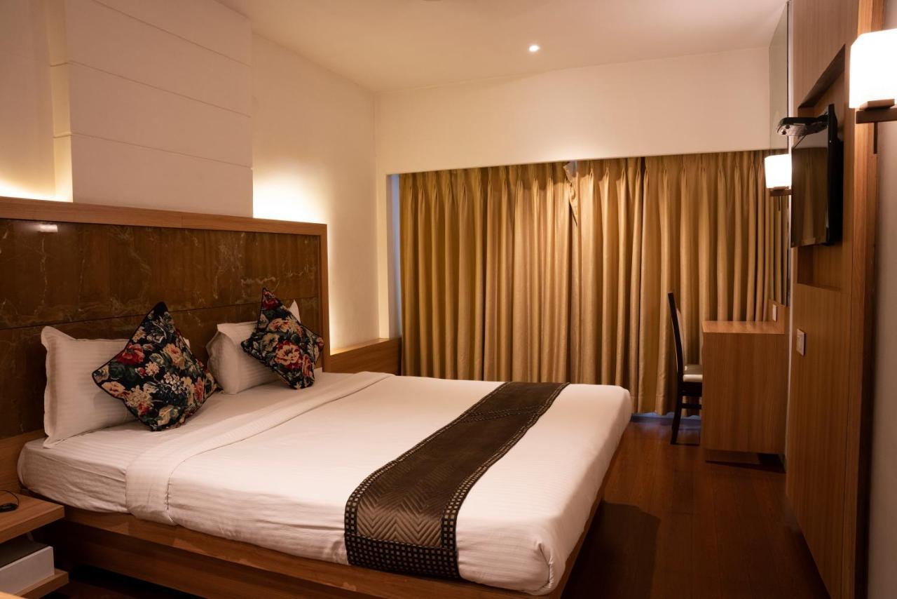 Gold Crest Business Hotel Navi Mumbai Dış mekan fotoğraf